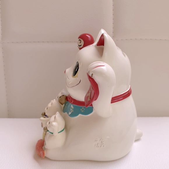 Porcelain Good Luck Cat Coin Bank - Picture 2 of 6